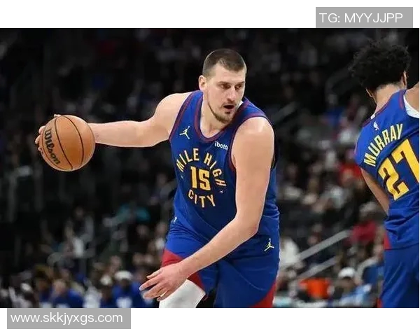 约基奇因场上这一举动引发热议瞬间登顶热搜全网刷屏引发广泛讨论